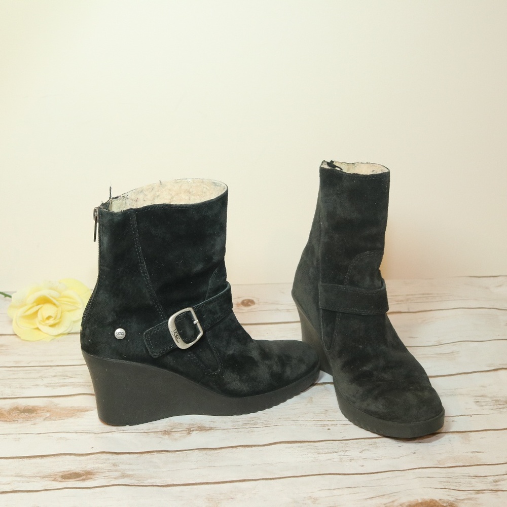 Ugg Black Suede Wedge Buckle Sz 7